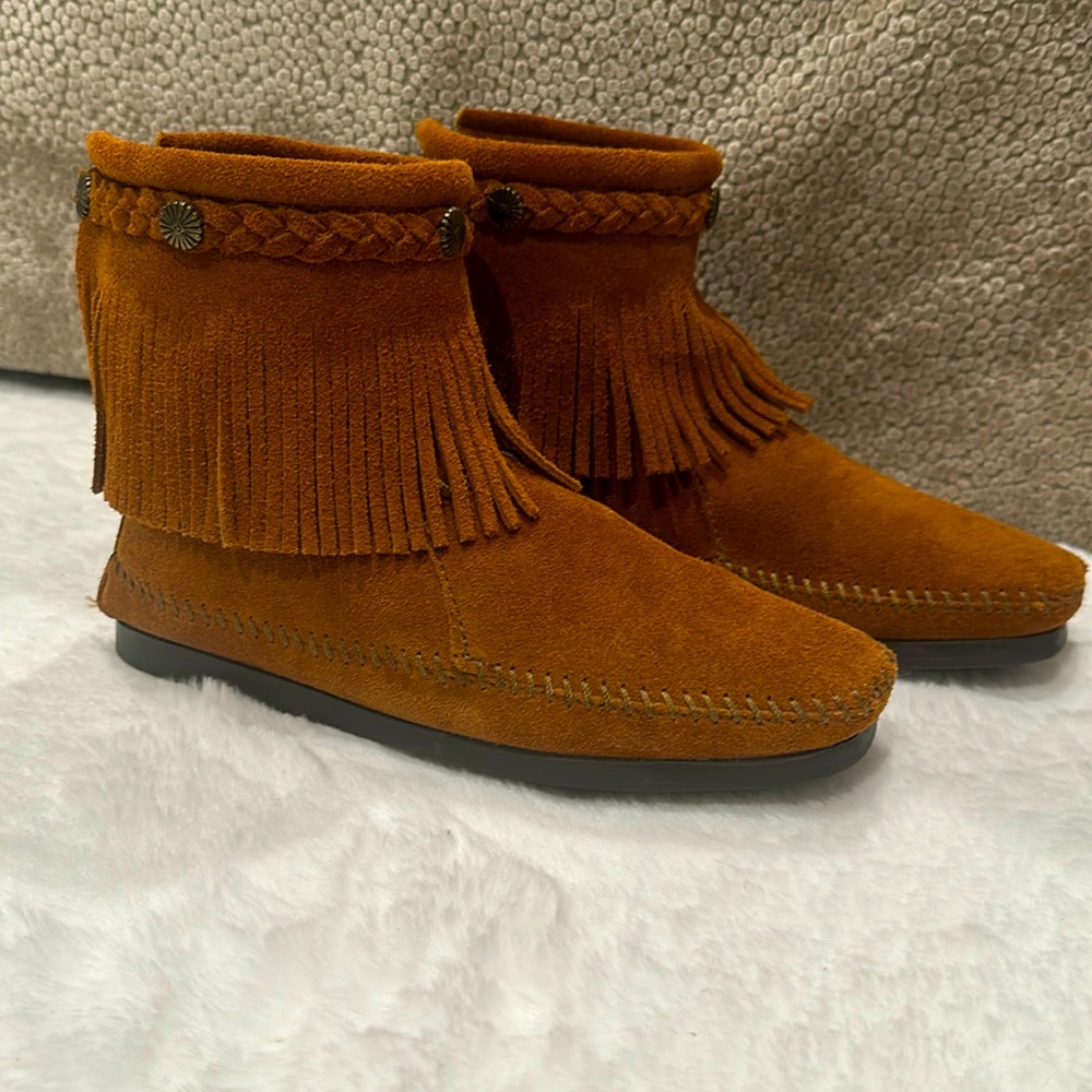 Minnetonka Back Zip Western Bootie
